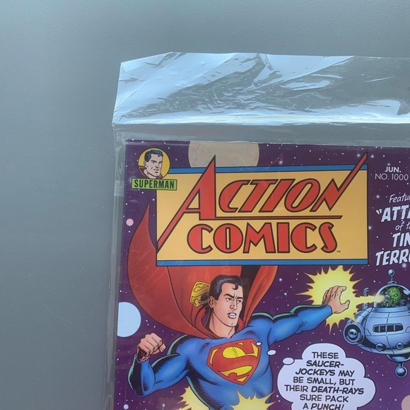 (C37) DC Action Comics #1000 1950's Superman Variant - Picture 3 of 8
